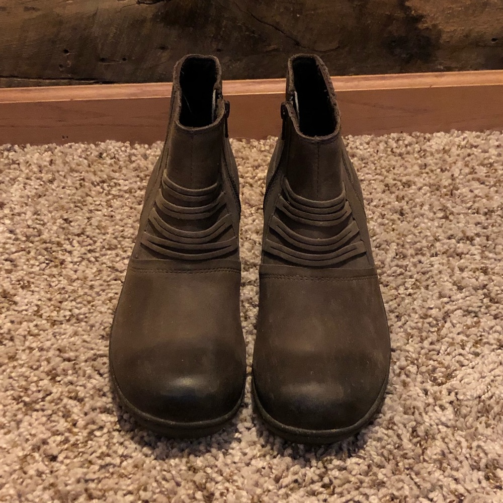 Keen booties - brown